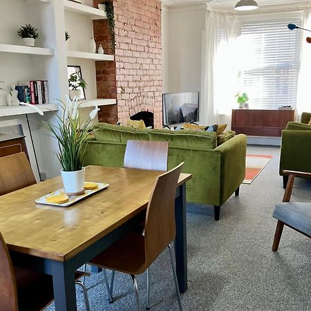 Contemporary 2 Bedroom Victorian Town House - Sleeps Up To 6 Kimberley  Экстерьер фото